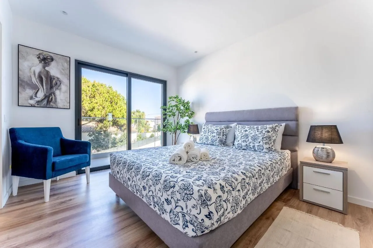 Stunning 3 Bdr Flat W/ Rooftop Pool By Lovelystay Albufeira