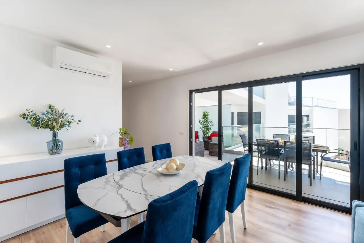 Stunning 3 Bdr Flat W/ Rooftop Pool By Lovelystay Albufeira