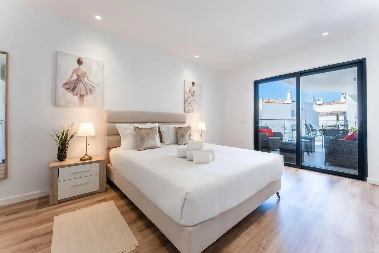 Stunning 3 Bdr Flat W/ Rooftop Pool By Lovelystay Albufeira Apartment