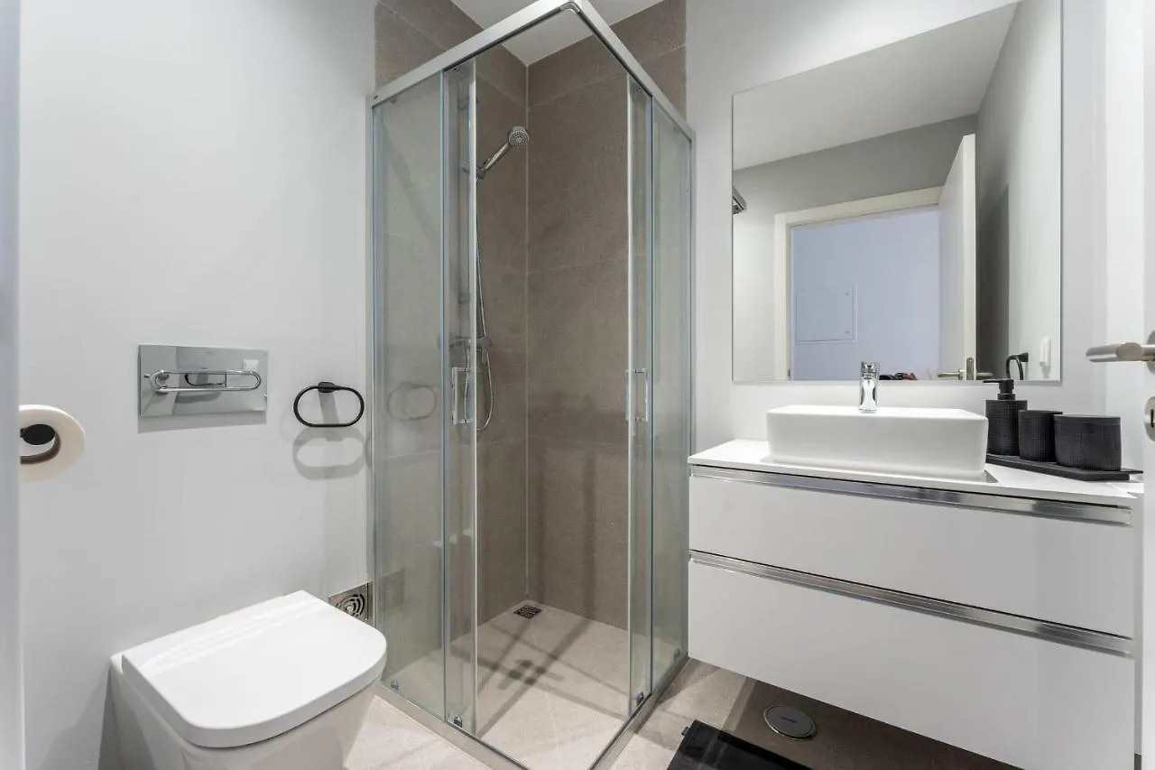 Stunning 3 Bdr Flat W/ Rooftop Pool By Lovelystay Albufeira