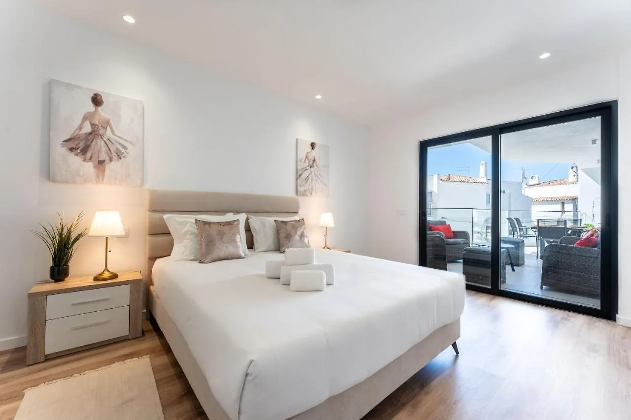 Apartment Stunning 3 Bdr Flat W/ Rooftop Pool By Lovelystay Albufeira